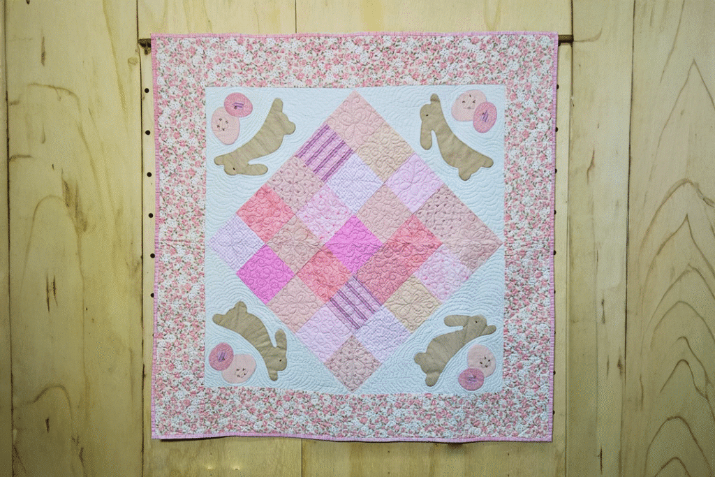 Manta em patchwork em ambiente decorado